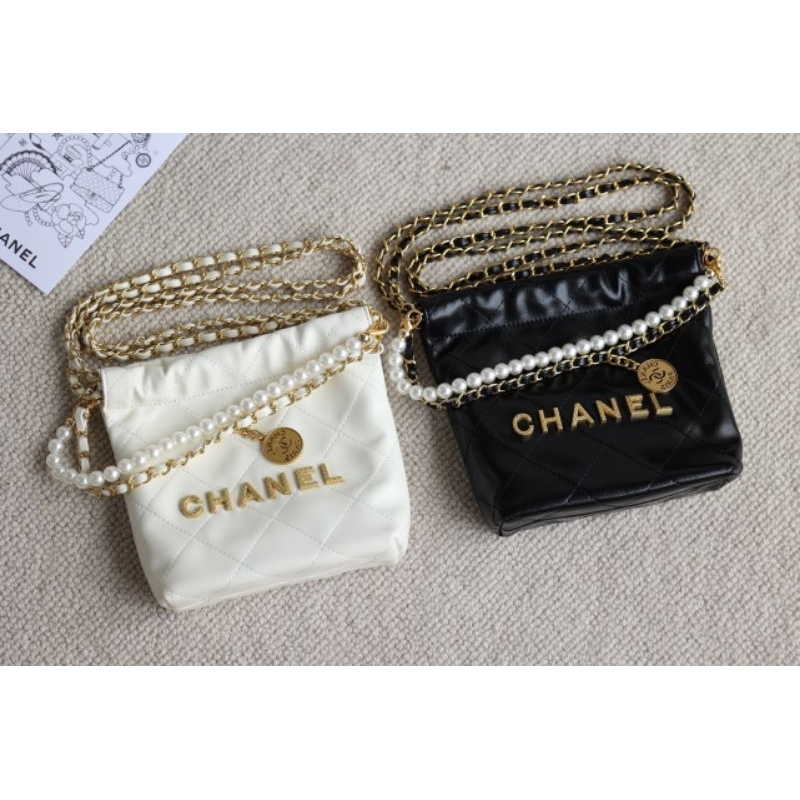 Túi xách nữ C.N bag da cực mềm 2 màu (đen+trắng)khóa vàng -2 size(sz20&amp;sz23) đeo được nhiều kiểu cực xinh