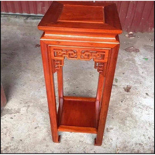 - Đôn vuông gỗ lim
