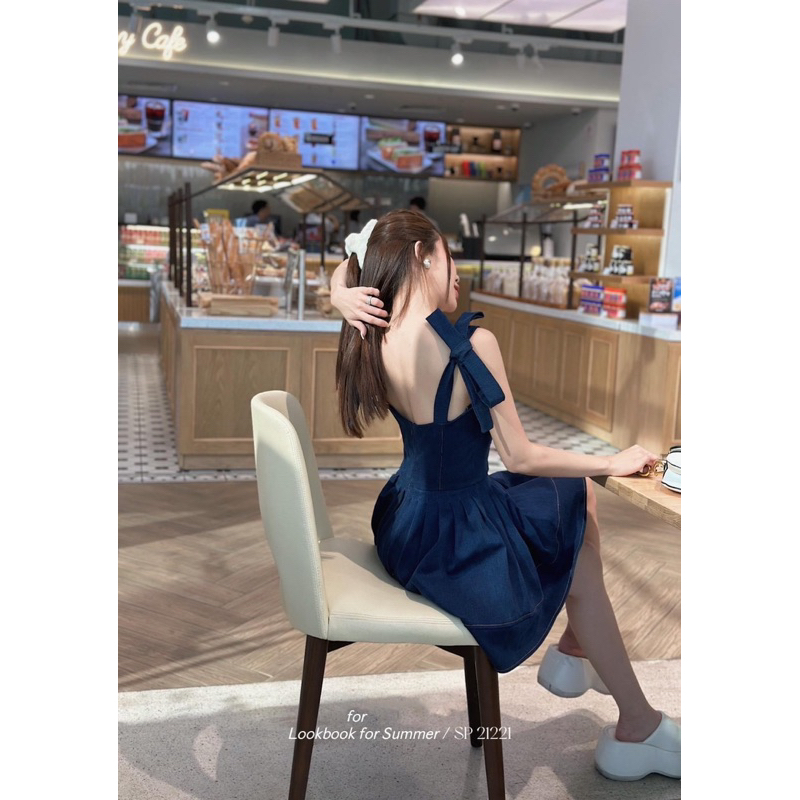 ĐẦM JEAN DÂY CỘT VAI