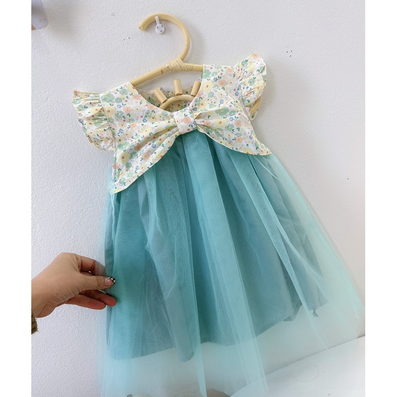 Váy công chúa nơ hoa nhí phối lưới xanh xinh xắn - Tocxumi