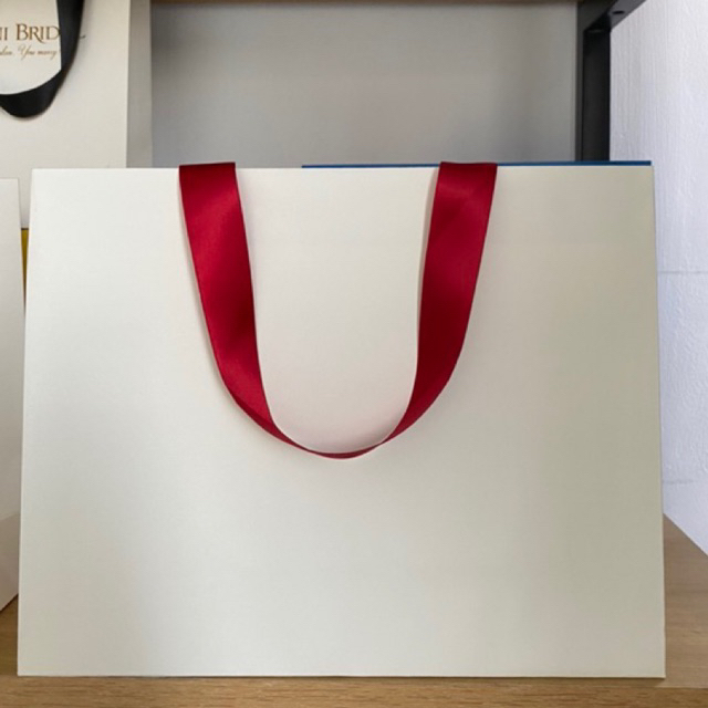 CHỈ BÁN TÚI TRƠN - Set 10 cái - Túi giấy kraft Nhật - Size 29.5x23x9cm - Quai ribbon satin cao cấp màu Scarlet