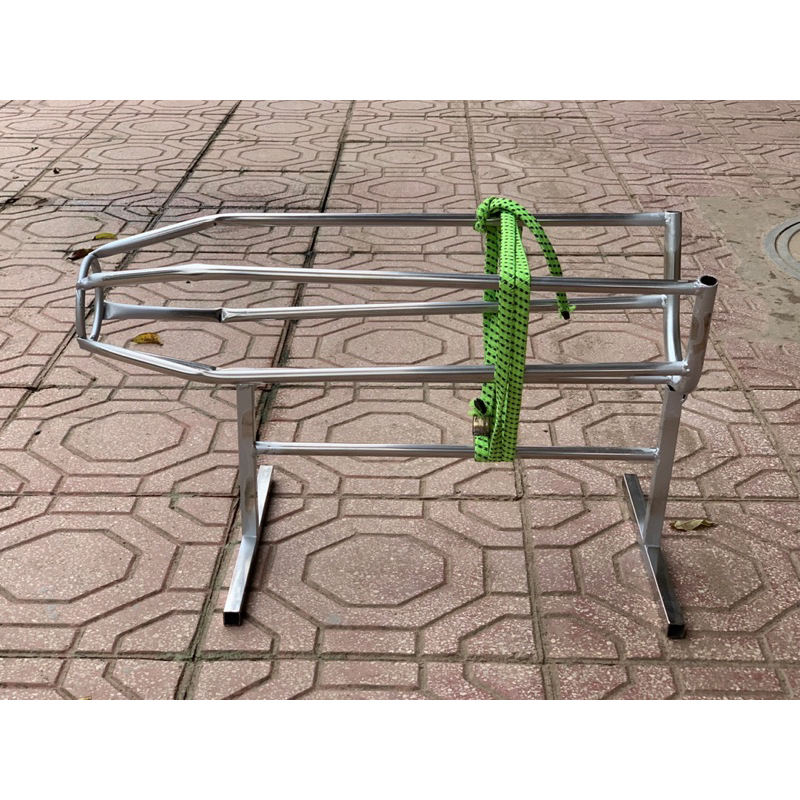 giá thiến nằm cho heo con trên 15kg