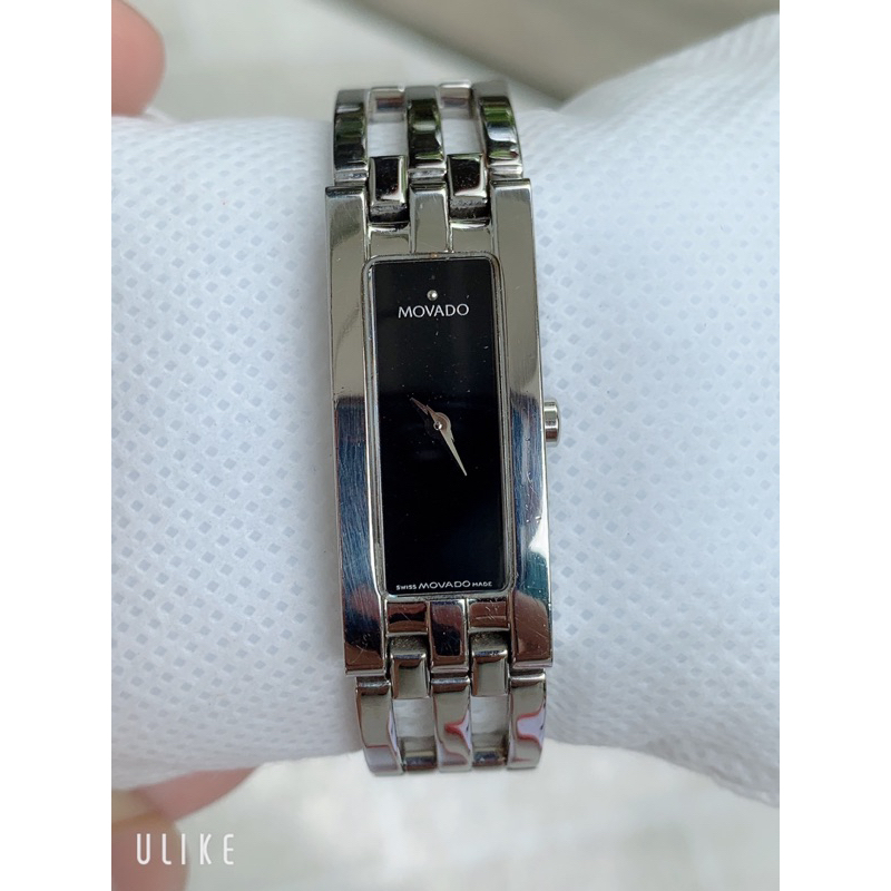 Đồng hồ nữ si hiệu Movado, dây kim loại, mặt đen