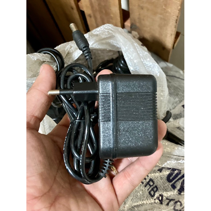 Adaptor nguồn AC12V-1000mA cho fuzz pedal effect.