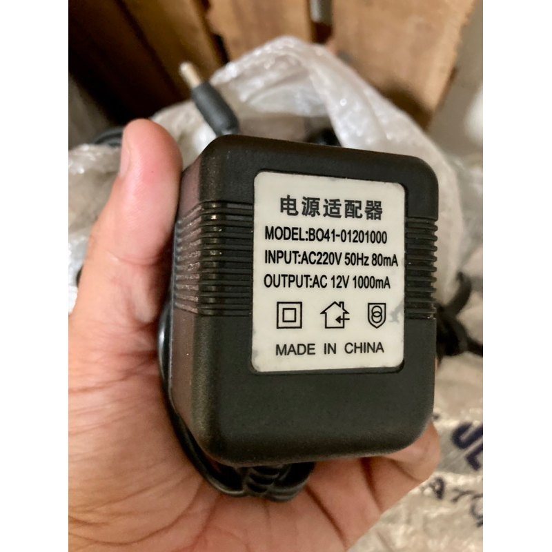 Adaptor nguồn AC12V-1000mA cho fuzz pedal effect.