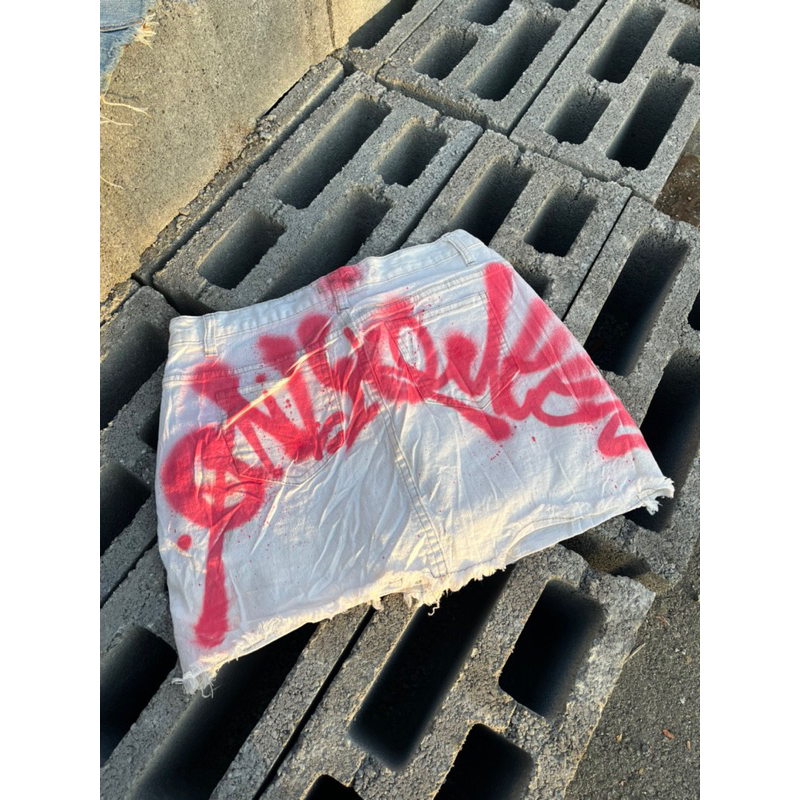 Váy jeans y2k vẽ tay