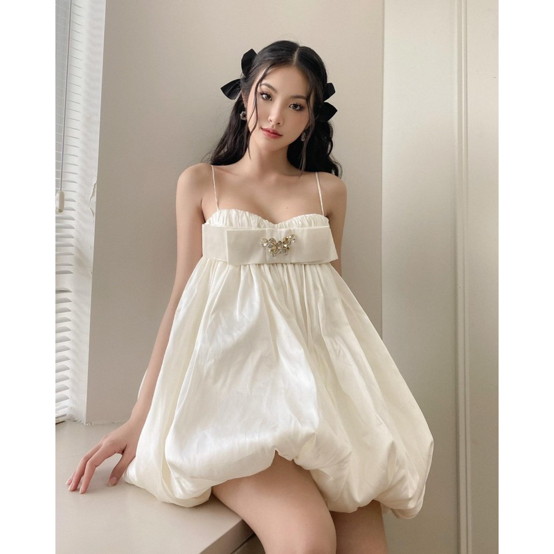 (Có sẵn) Váy hai dây bồng nơ ngực đính đá