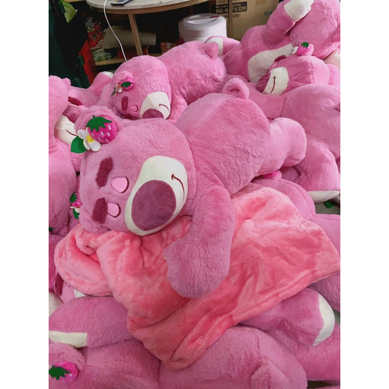 Gấu kèm mền trái dâu