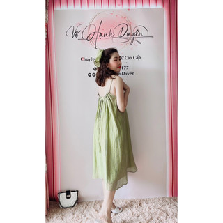 Đầm yến hở lưng kèm cột tóc và băng đô