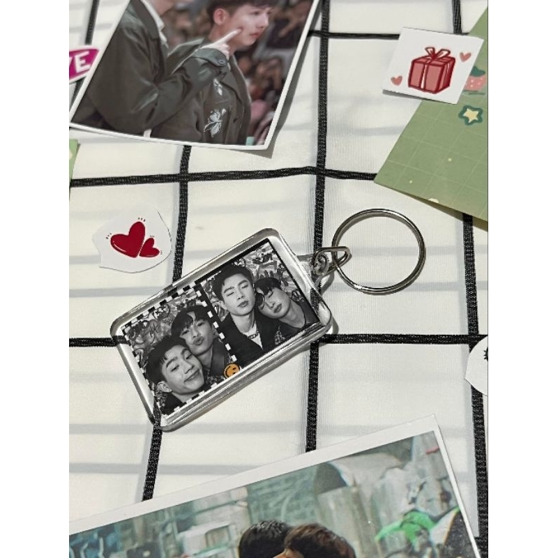 MÓC KHÓA MICA ACRYLIC TRONG SUỐT 2 MẶT KHÁC NHAU IN HÌNH THEO YÊU CẦU