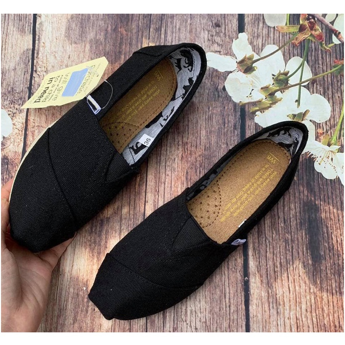 Giày Toms Đen Clasic đế Xốp T01