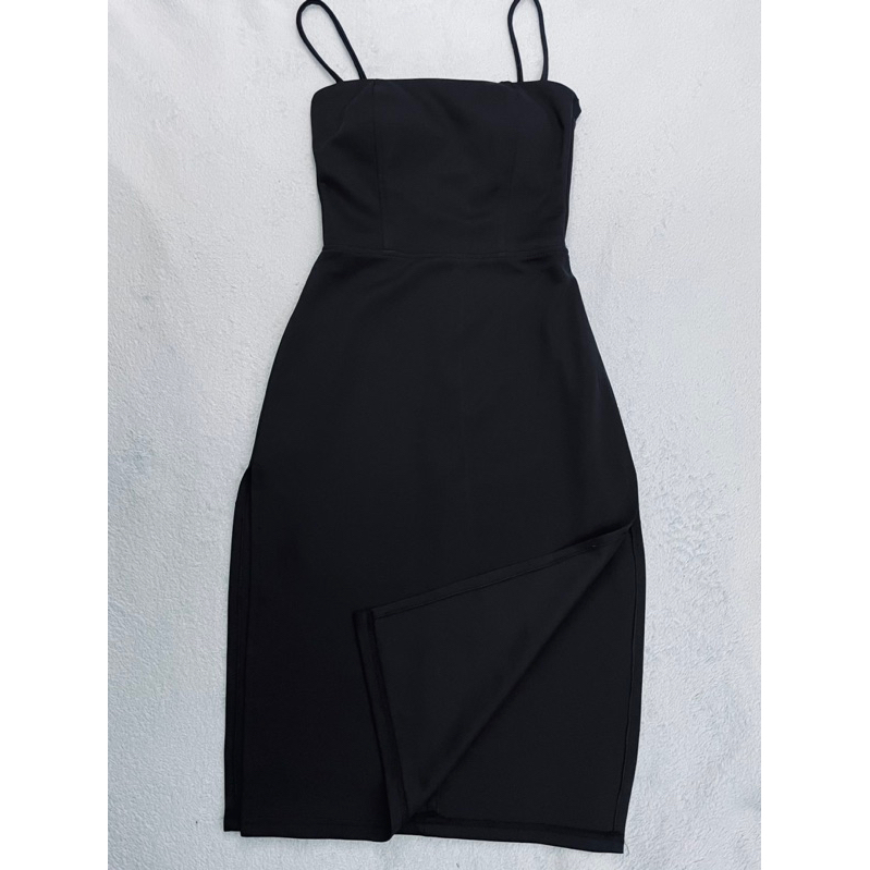 đầm body 2 dây xẻ tà 2 bên màu đen có lót mút ngực chất đẹp siêu sexy mới 95% - thanh lý pass váy 2hand