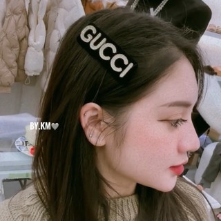 Kẹp mái g u c c i đính đá sang trọng