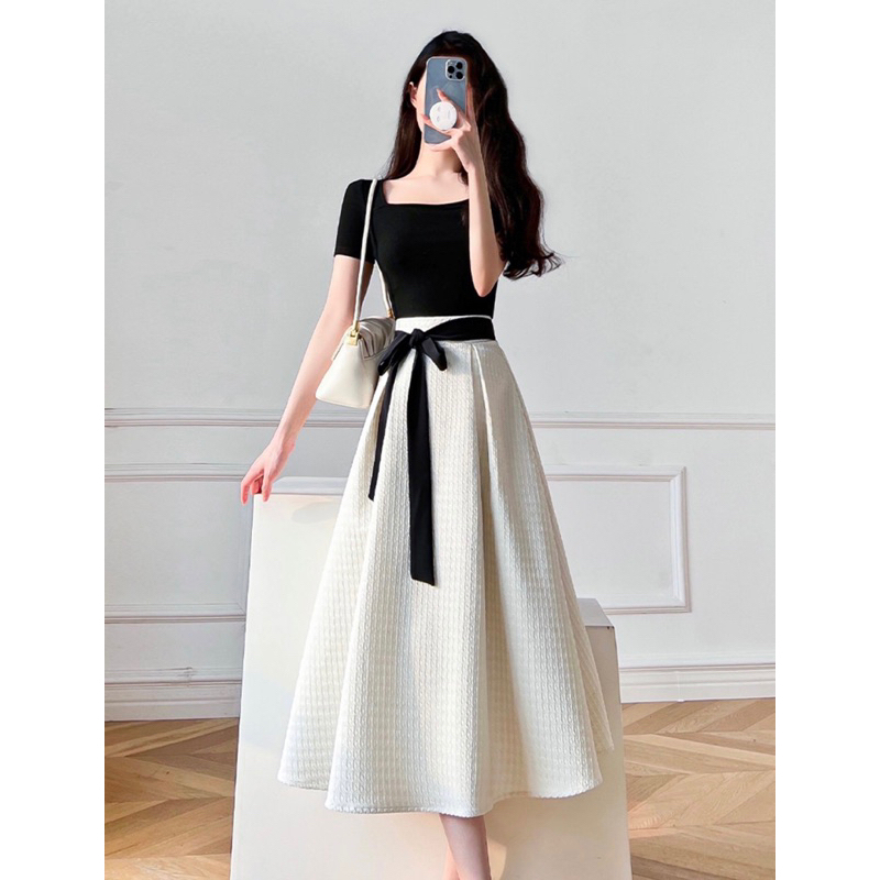 Set Áo Croptop Tay Ngắn Dáng Ôm Và Chân Váy Dài Dáng Xoè Kèm Thắt Nơ Lưng Xinh Xắn