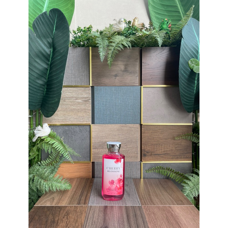 Sữa tắm Bath & Body Work của Mỹ.