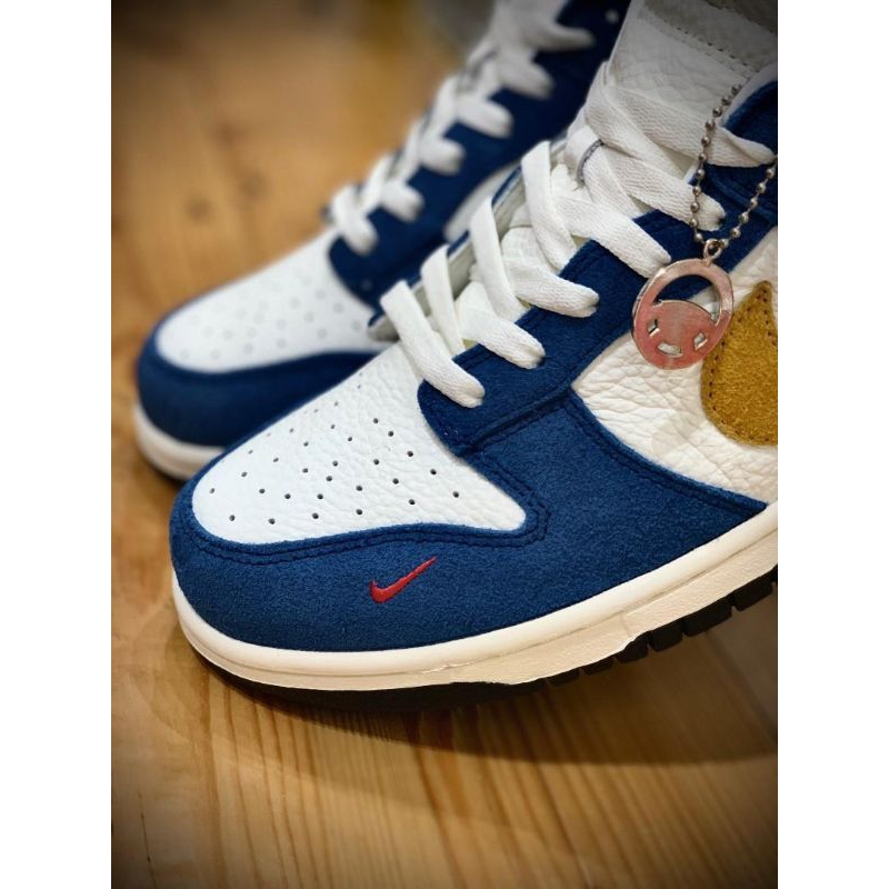 Giày Sneaker Thể Thao SB Logo Vàng