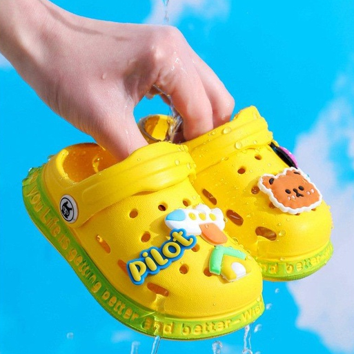 Dép Sục Cho Bé Gái Bé Trai WOWKIDS, Sandal  Siêu Nhẹ Chống Trơn Trượt Tặng Kèm Sticker Đáng Yêu Cho Bé
