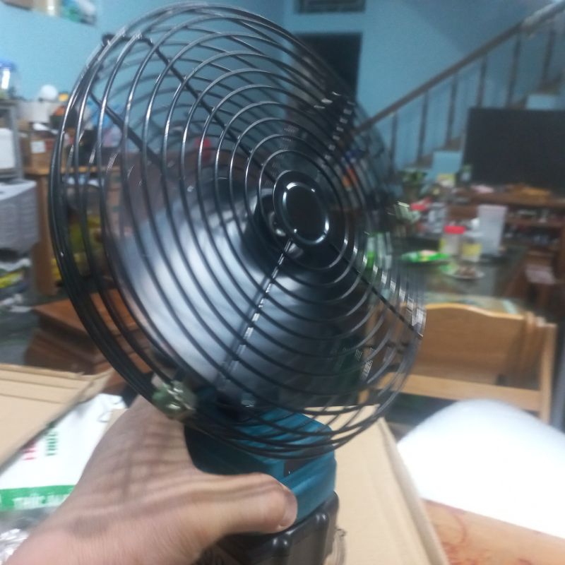 quạt chạy pin máy khoan chân thông dụng