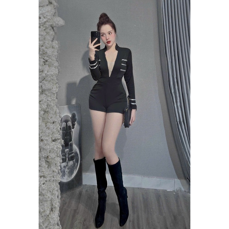 Jumpsuit tay dài sọc xẻ ngực