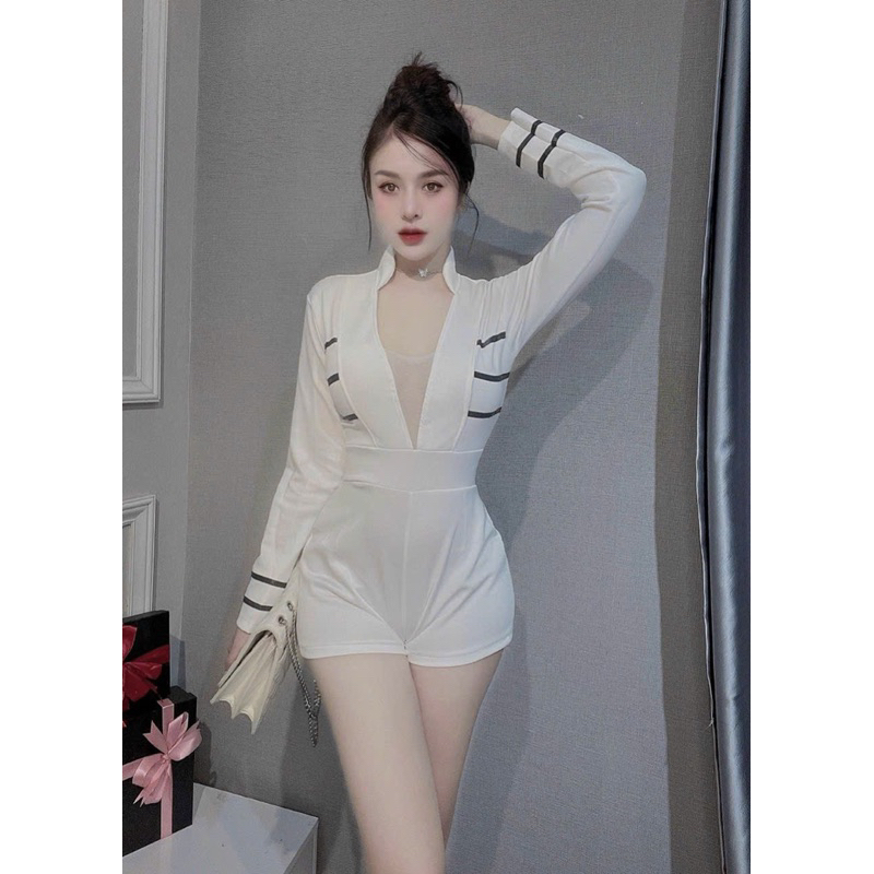Jumpsuit tay dài sọc xẻ ngực