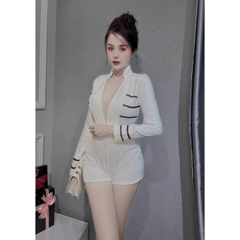 Jumpsuit tay dài sọc xẻ ngực