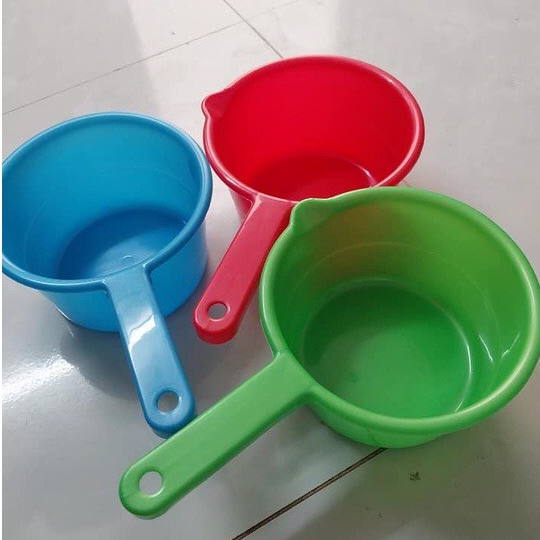 Gáo nhựa múc nước 2 size Việt Nhật (6121-6122), Ca múc nước có cán cầm tiện lợi Thân Thiện Với Môi Trường