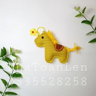 Móc khóa ngựa bằng len handmade