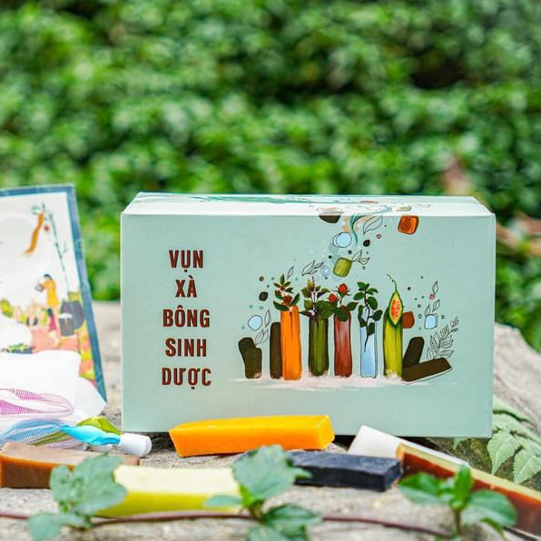 Vụn xà bông sinh dược chiết xuất từ thiên nhiên, Hộp 1kg - Tặng kèm 2 túi lưới tạo bọt
