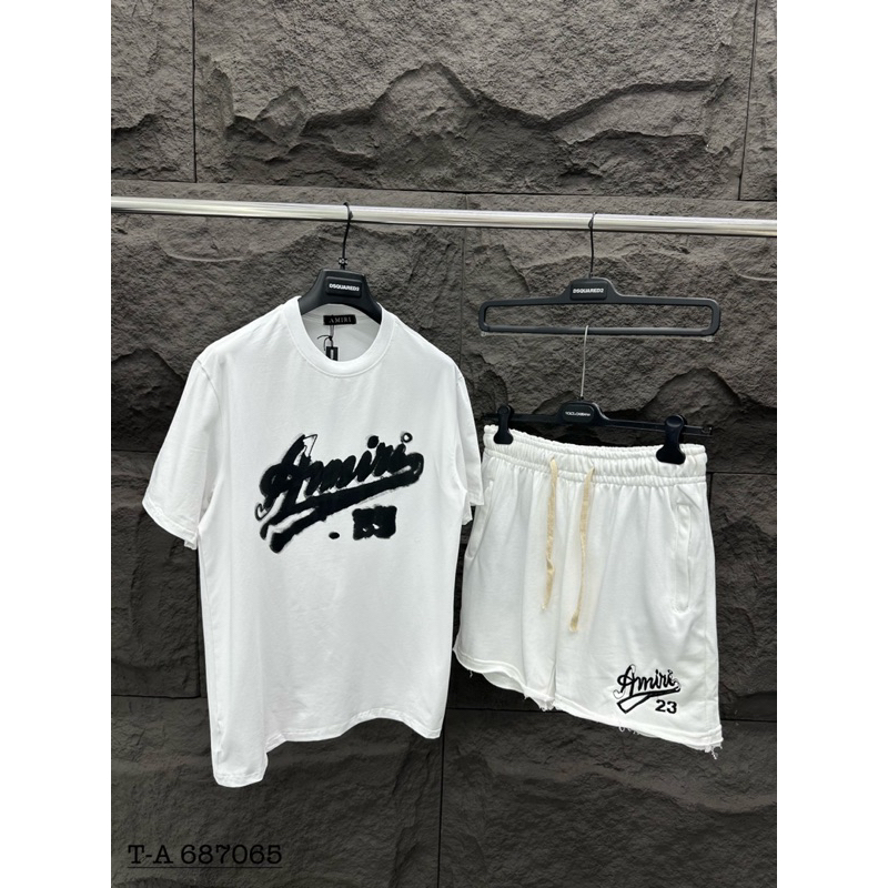 Bộ cộc tay hot trend cùng với 2 màu đen trắng độc lạ hot hè năm 2023 new