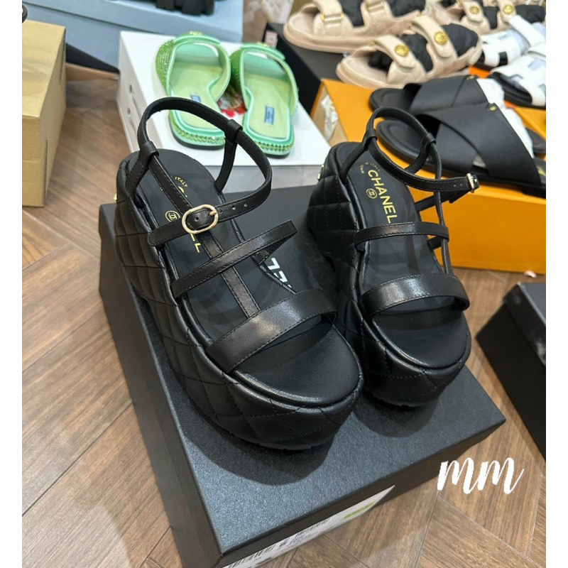 Sandal đế xuồng siêu sang, mix đồ xinh xỉu. hàng fullbox