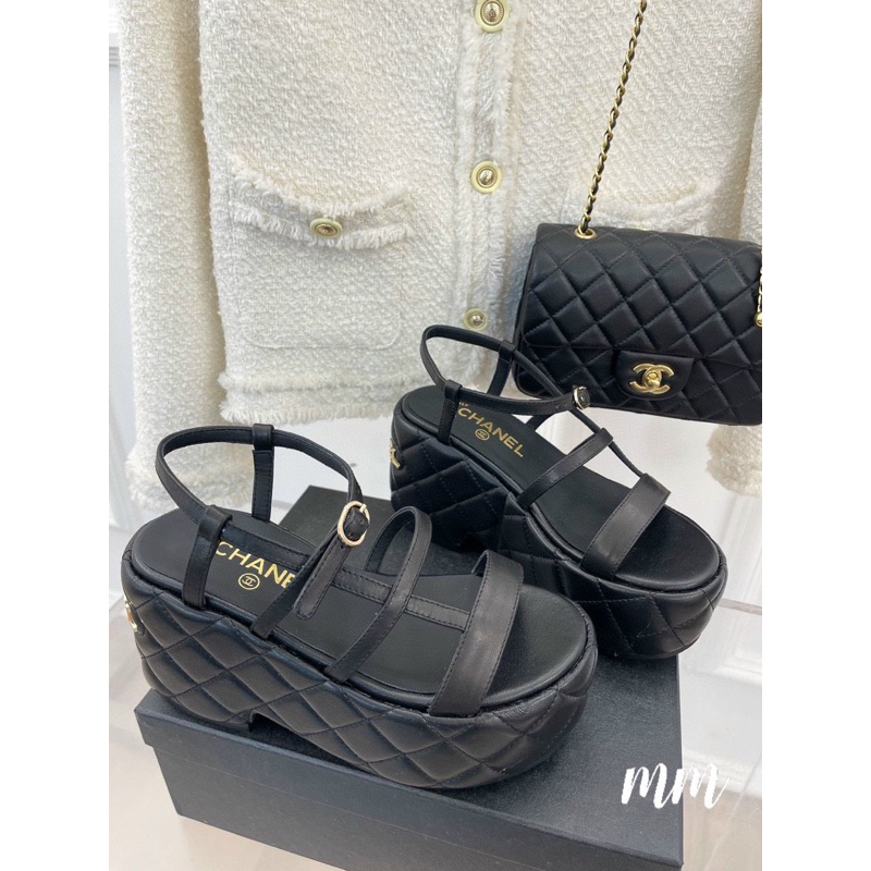 Sandal đế xuồng siêu sang, mix đồ xinh xỉu. hàng fullbox