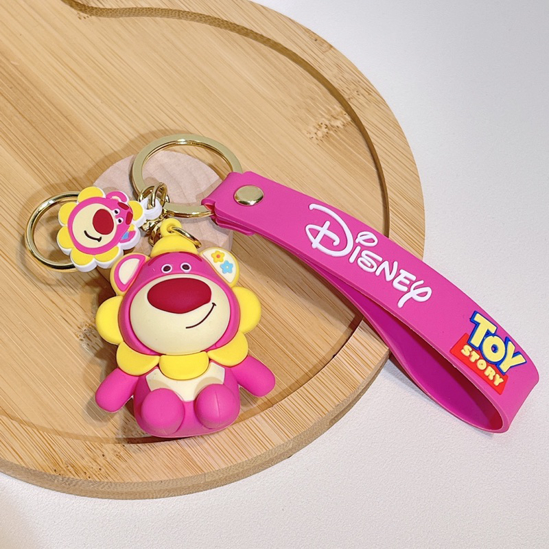 Móc khoá gấu dâu Lotso hoa hướng dương Disney chính hãng treo balo, túi xách - Móc chìa khoá Toy Story hoạt hình gấu dâu