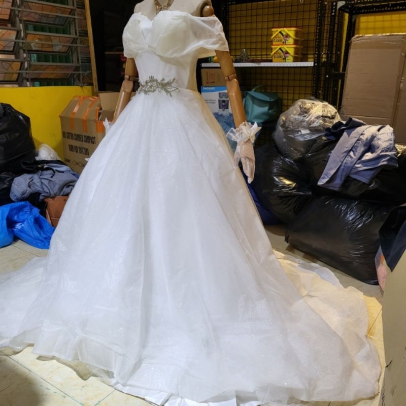 Thanh lí đầm cưới size S/XS dài phồng tay ngang cúp ngang xòe kim tuyến lấp lánh pass váy cưới