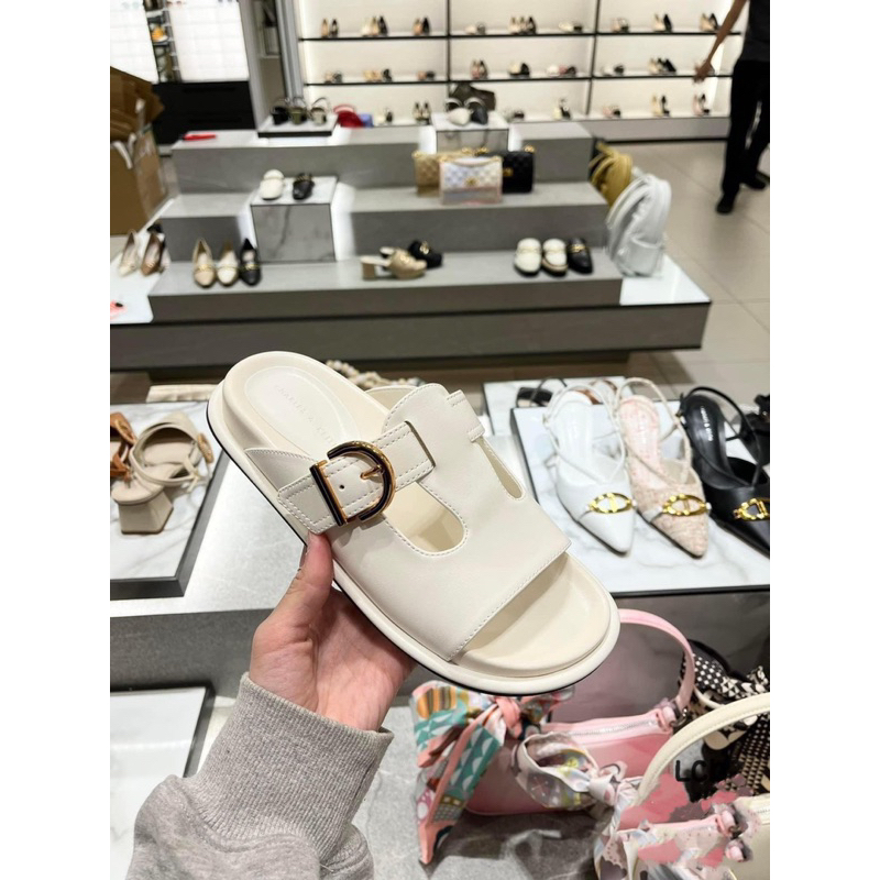 Dép lê cn.k quai cài khuy bản mới nhất siêu xinh