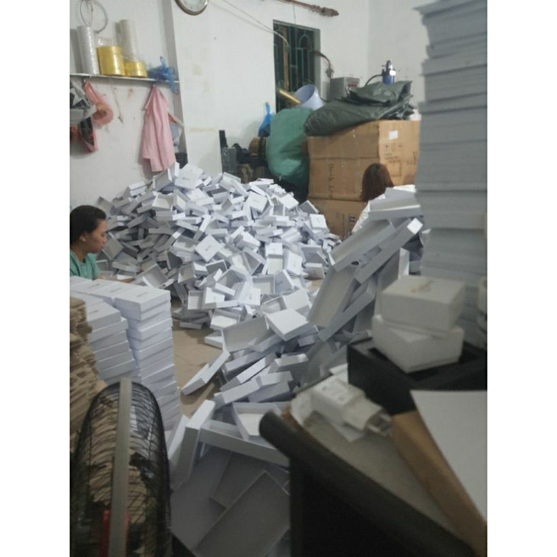 Hộp Đựng Ví Màu Trắng