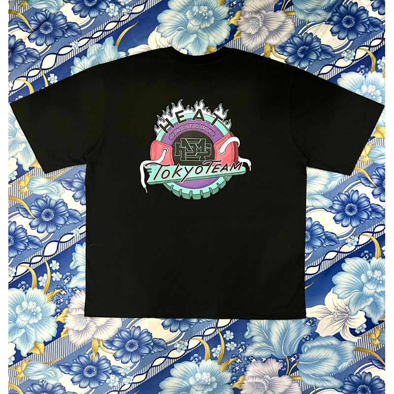 HNBMG x HEAT FACTORY x TOKYO SNEAKER TEAM AMD 2023 T-SHIRT/ BLACK