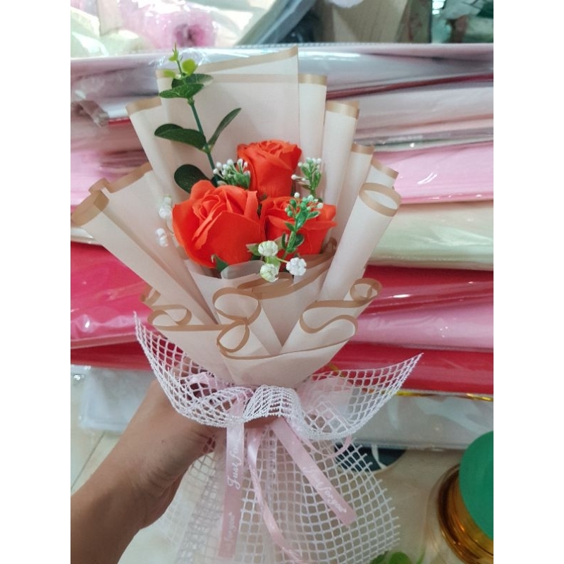 Giấy gói hoa viền đồng sang chảnh