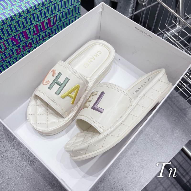 Dép lê quai da mềm thêu chữ 7 màu, đế cao su đi bao êm. Hàng quảng châu cao cấp đầy đủ hộp túi giấy