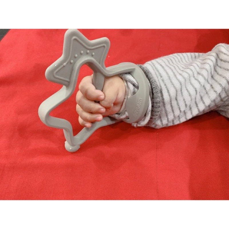 Gặm Nướu Silicon Cao Cấp Moyuum Hàn Quốc