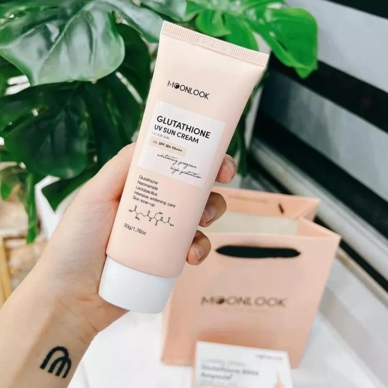 KEM CHỐNG NẮNG MOONLOOK SPF 50+ NÂNG TONE LÀM SÁNG DA