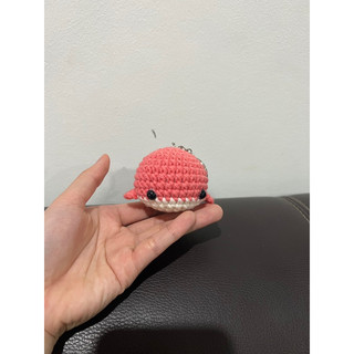 Móc chìa khoá cá heo may mắn bằng len handmade