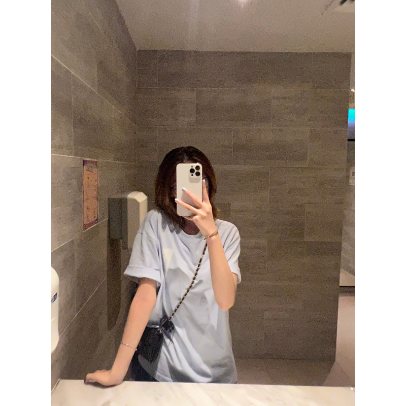 Áo hm mua 400k pass 190k nha hihi