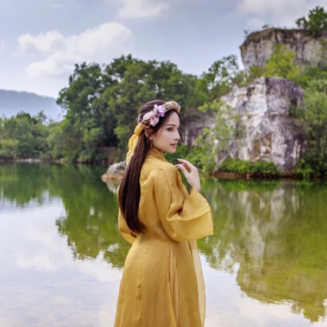Set tứ thân tơ cam kèm mấn