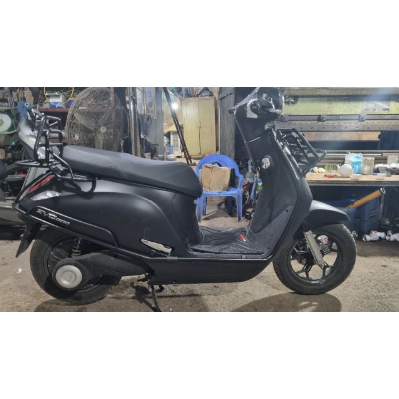 Khung bảo vệ xe Vinfast Evo200 sơn tĩnh điện màu đen