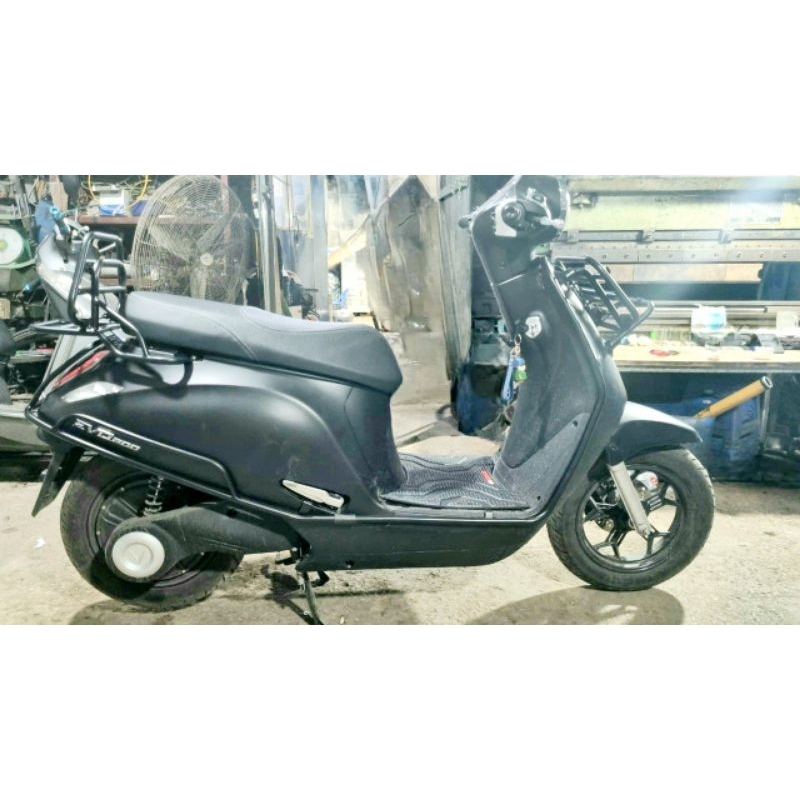 Khung bảo vệ xe Vinfast Evo200 sơn tĩnh điện màu đen