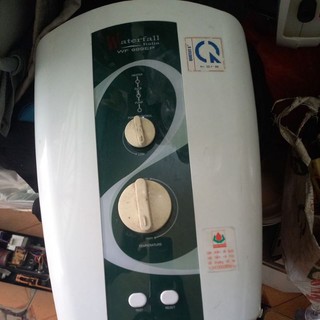 Máy nước nóng armor có bơm cũ