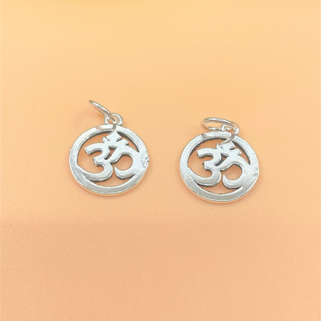 Charm treo khắc thần chú Om Mani Padme Hum trong kinh phật - Charm Bạc 925 - Mã CB865