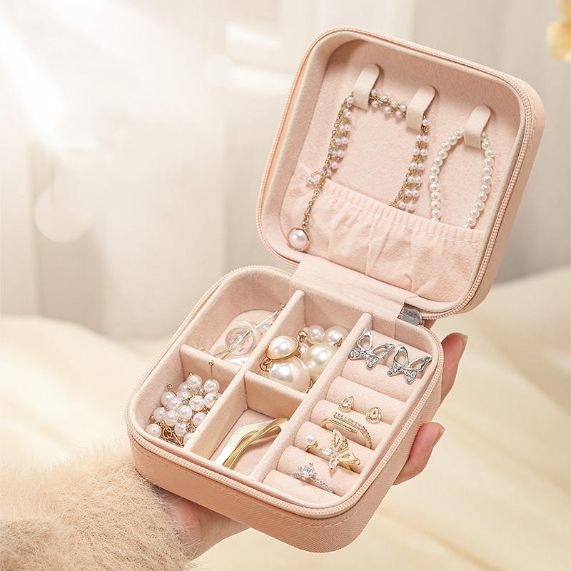 Hộp đựng trang sức nhiều ngăn CDE Small Pink Jewelry Box hộp đựng bọc da - Kích thước 10x10x5cm