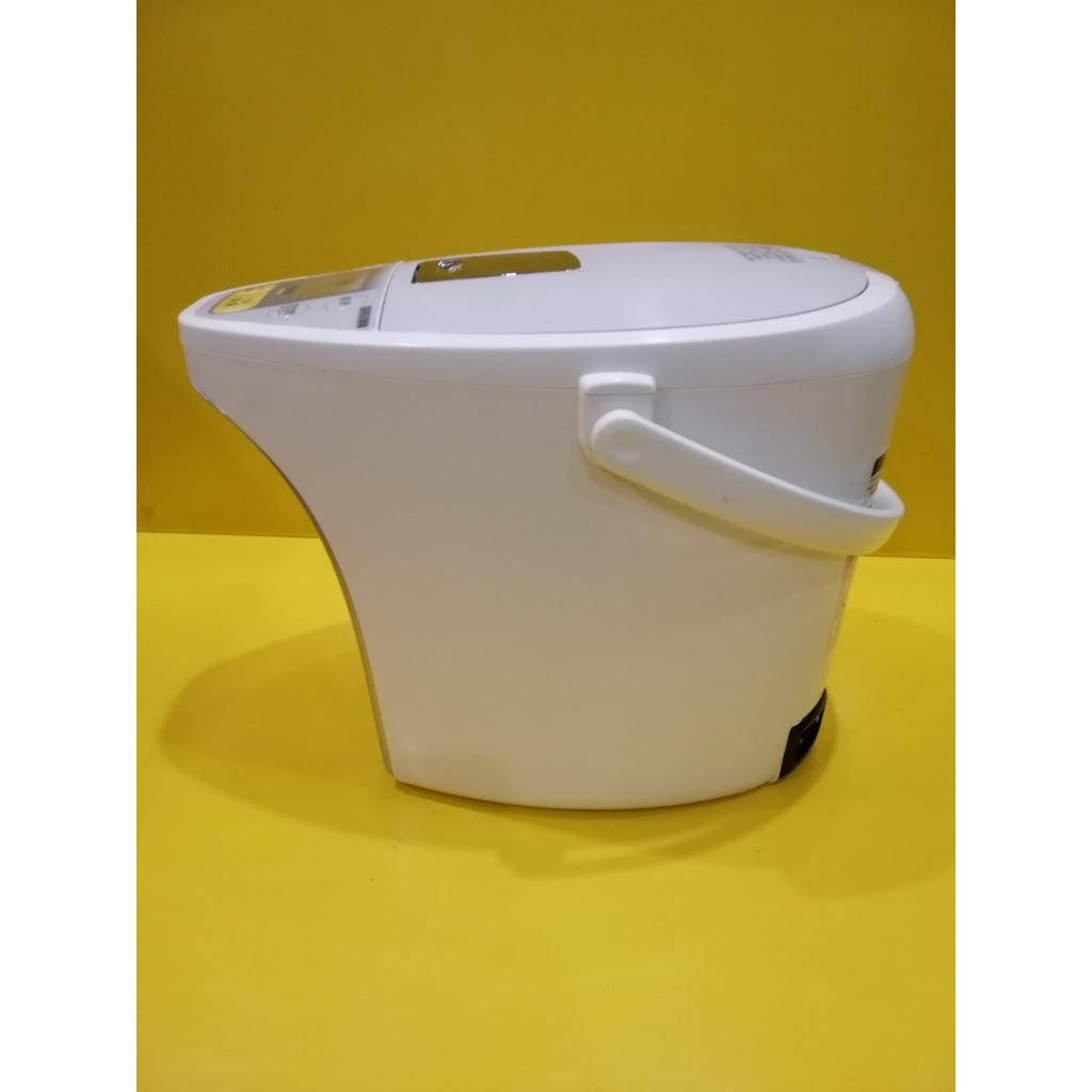 Bình thủy nội địa Nhật Panasonic NC-SU223 (2.2L) (006092) U-Vacua, có pin dự phòng, có đèn rót nước