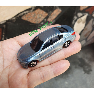 Xe mô hình tĩnh tomica Nhật Bản - Skyline màu xanh nhạt